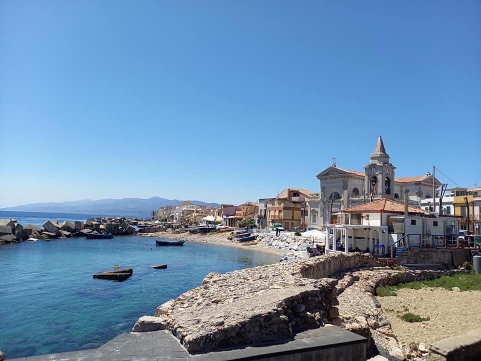 Tra Mare E Lago Torre Faro Exterior photo