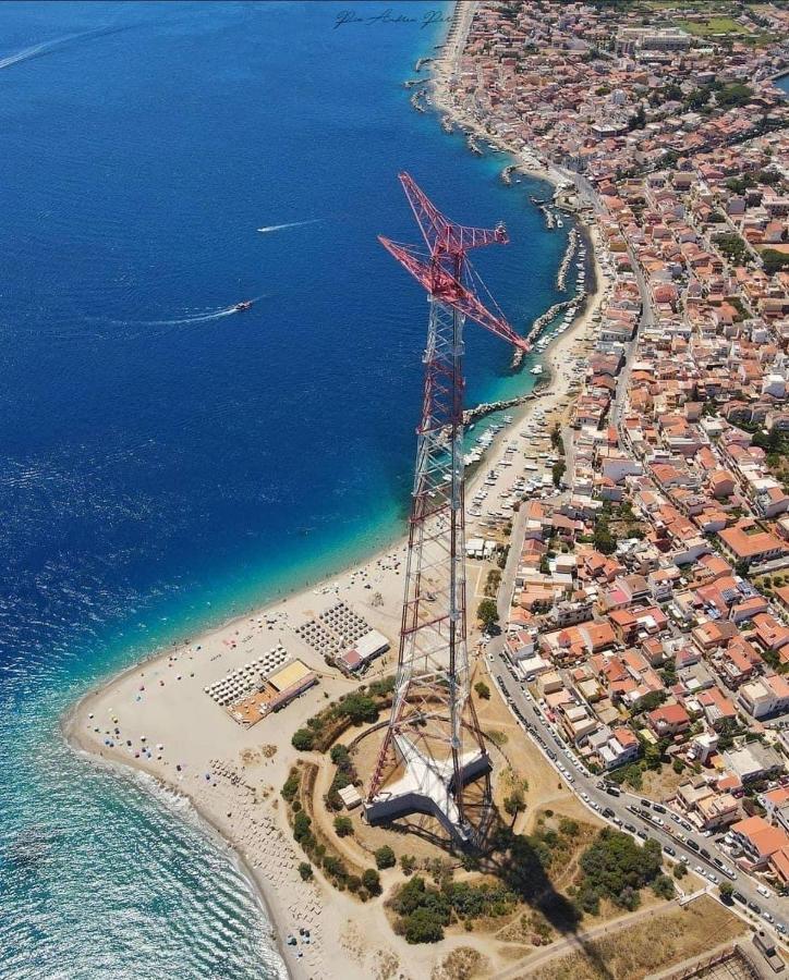 Tra Mare E Lago Torre Faro Exterior photo